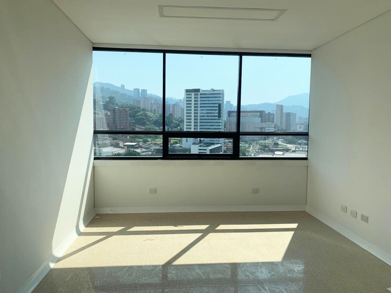 Consultorio en arriendo o venta Antioquia Envigado Las Vegas 36 m2 Habitaciones 0 Baños 0 Garajes 2 Precio venta $435000000 Precio arriendo $3200000