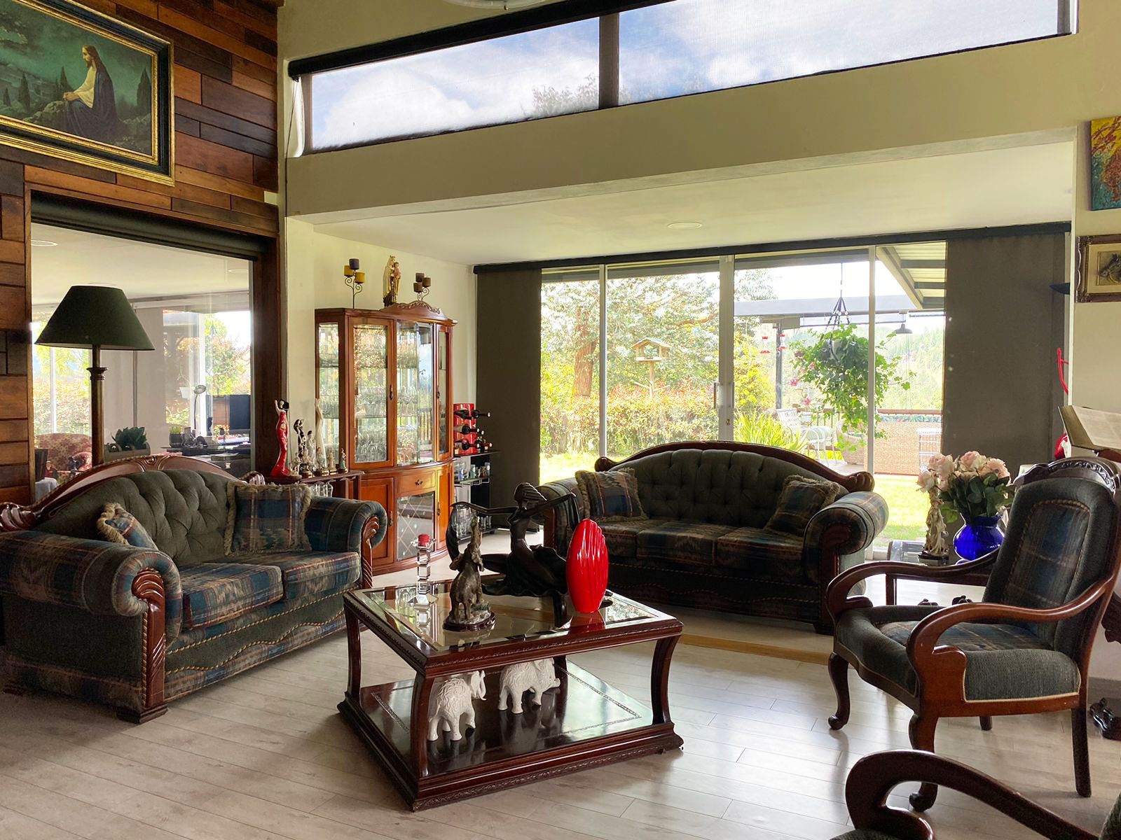 Casa en venta Antioquia El Retiro Castropol 320 m2 Habitaciones 3 Baños 6 Garajes 5 Precio $1700000000