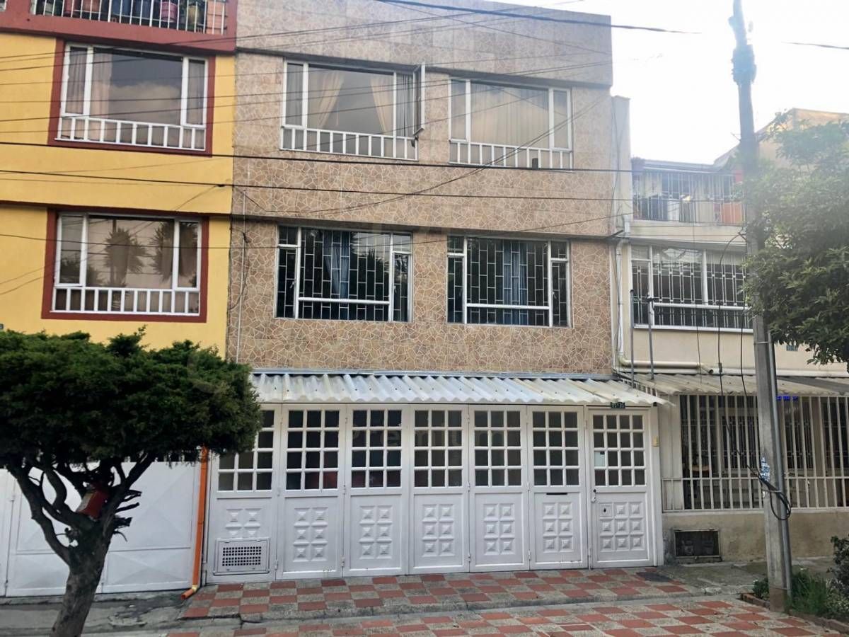 Casa en venta Cundinamarca Bogotá Los Monjes 360 m2 Habitaciones 6 Baños 4 Garajes 1 Precio $760000000