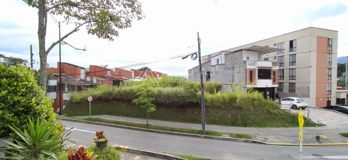 Lote en venta Risaralda Pereira Los Álamos 0 m2 Habitaciones 0 Baños 10 Garajes 1 Precio $1398000000