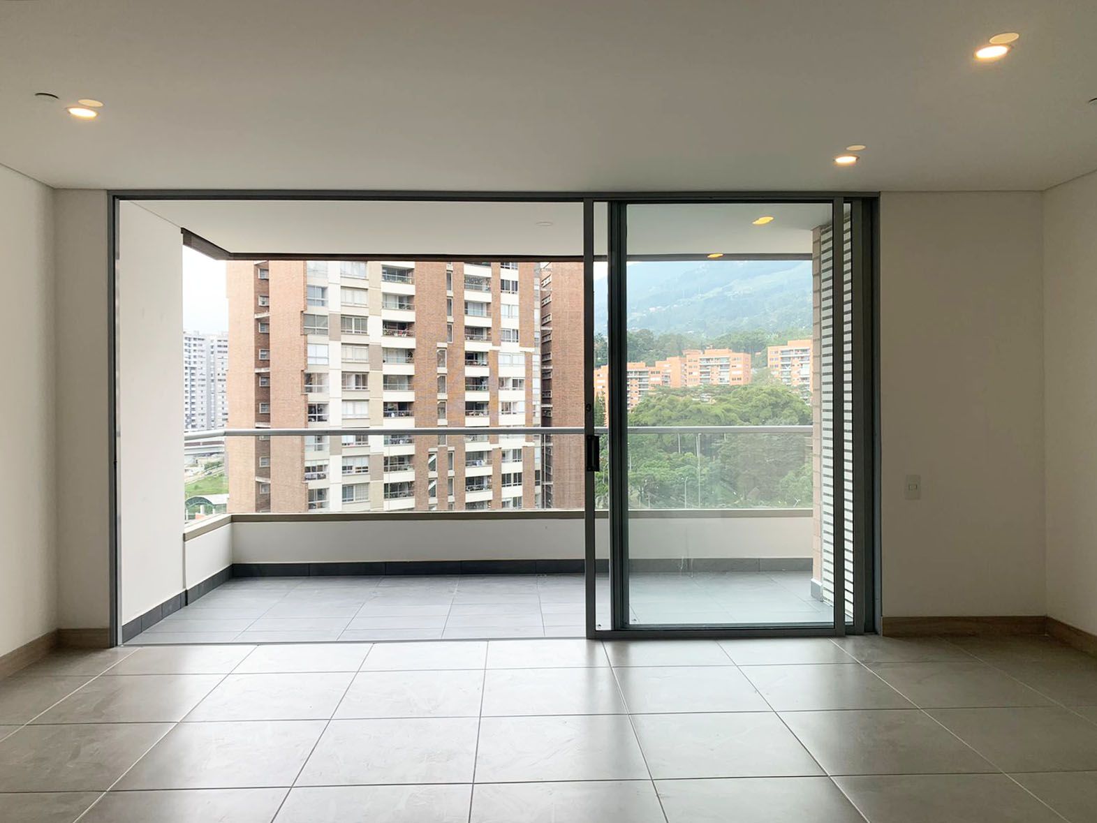 Apartamento en venta Antioquia Envigado La Inmaculada 100 m2 Habitaciones 3 Baños 4 Garajes 3 Precio $710000000