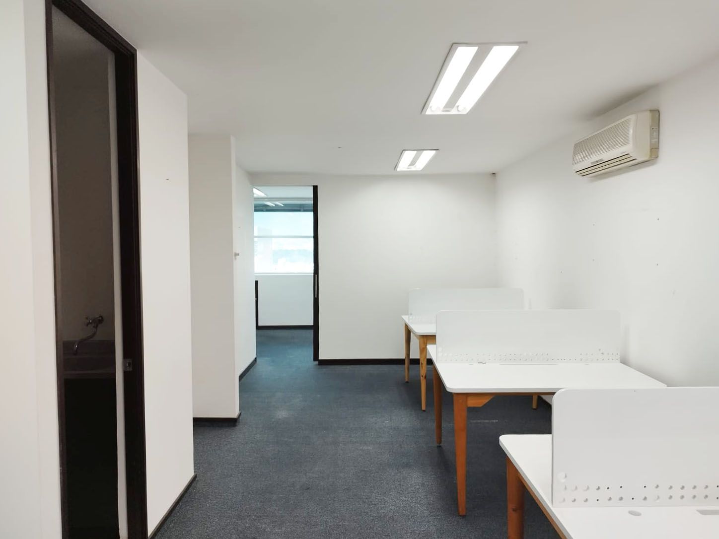 Oficina en arriendo Antioquia Medellín La Aguacatala 51 m2 Habitaciones 0 Baños 0 Garajes 2 Precio $4500000