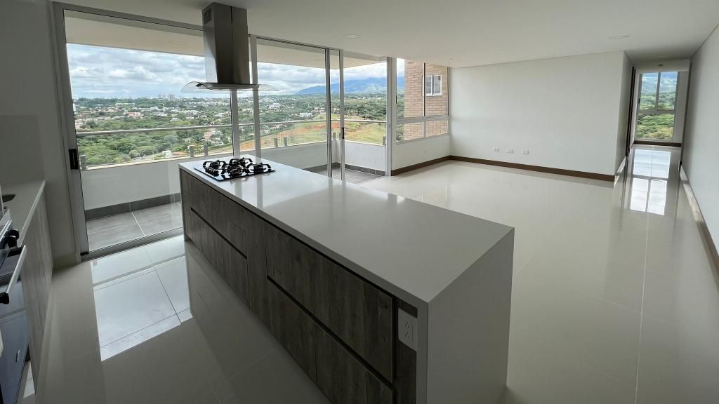 Apartamento en arriendo Valle Del Cauca Cali Urbanización Ciudad Jardín 147 m2 Habitaciones 3 Baños 8 Garajes 3 Precio $5500000