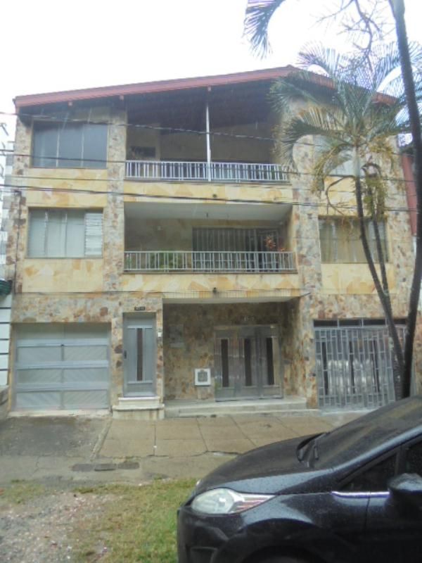 Casa en arriendo Antioquia Medellín La Castellana 280 m2 Habitaciones 4 Baños 2 Garajes 1 Precio $12000000