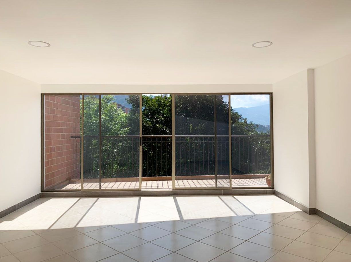 Apartamento en arriendo Antioquia Envigado Asd 120 m2 Habitaciones 3 Baños 4 Garajes 2 Precio $4350000