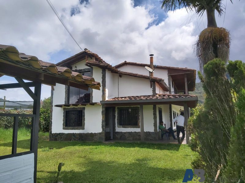 Casa en venta Antioquia El Carmen De Viboral Vereda La Sonadora 2500 m2 Habitaciones 3 Baños 3 Garajes 0 Precio $890000000
