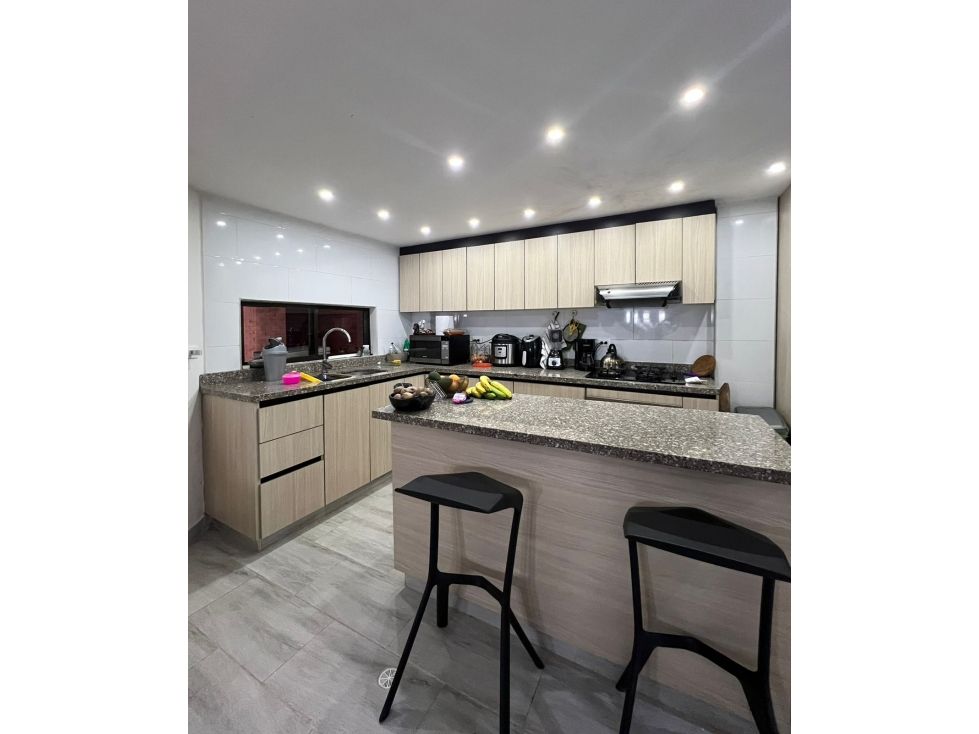 Casa en venta Tolima Ibagué Santa Lucia De Navarra 241 m2 Habitaciones 5 Baños 4 Garajes 2 Precio $750000000