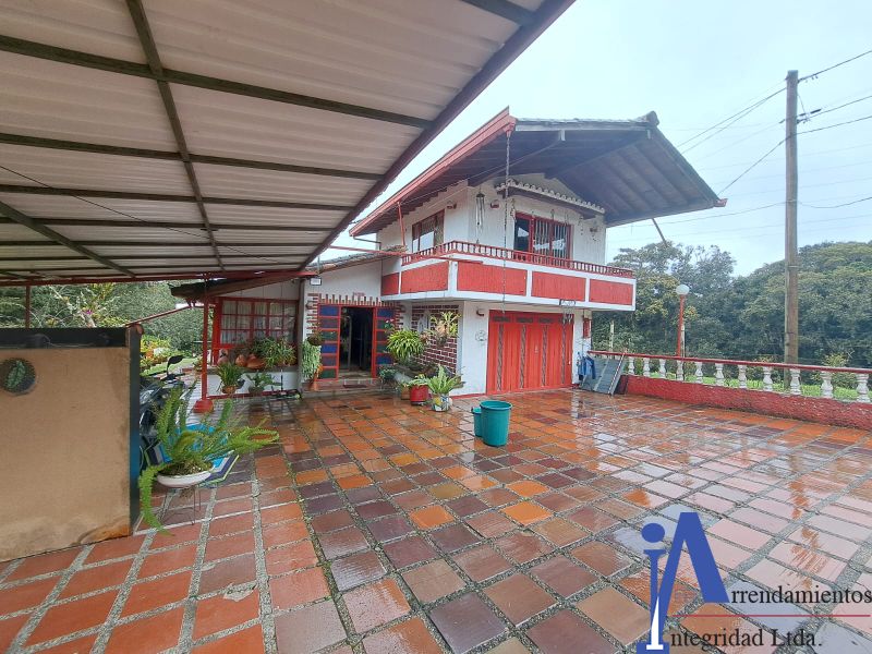 Casa en arriendo Antioquia Medellín Santa Fe 150 m2 Habitaciones 4 Baños 2 Garajes 0 Precio $4500000