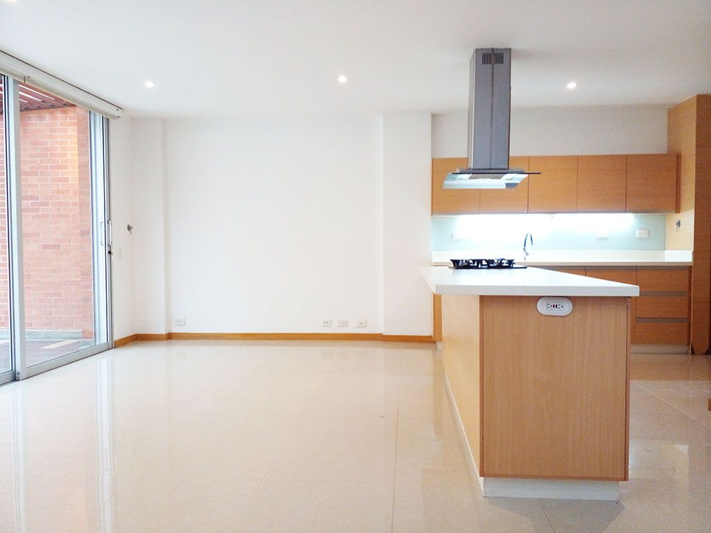 Casa en arriendo Antioquia Envigado Loma Del Atravesado 190 m2 Habitaciones 2 Baños 4 Garajes 5 Precio $7400000