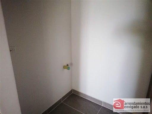 Local en venta Antioquia Envigado El Dorado 49 m2 Habitaciones 0 Baños 0 Garajes 1 Precio $310000000