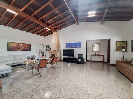 Finca en venta Antioquia Sabaneta La Florida 2519 m2 Habitaciones 4 Baños 6 Garajes 10 Precio $3500000000