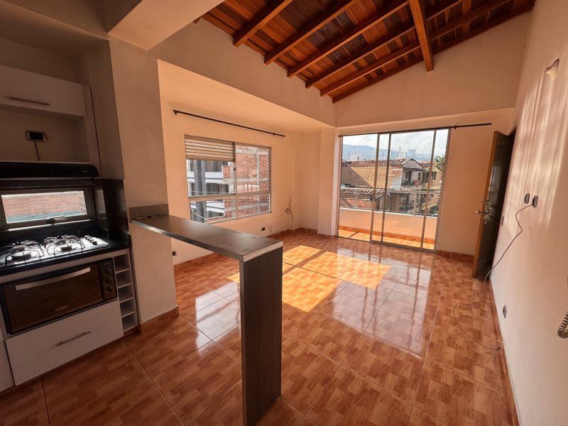 Apartamento en arriendo Antioquia Envigado Alcalá 75 m2 Habitaciones 3 Baños 2 Garajes 0 Precio $2700000