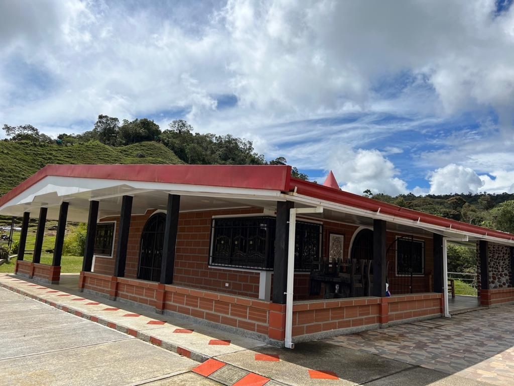 Finca en venta Antioquia El Santuario El Santuario 426 m2 Habitaciones 4 Baños 6 Garajes 2 Precio $980000000