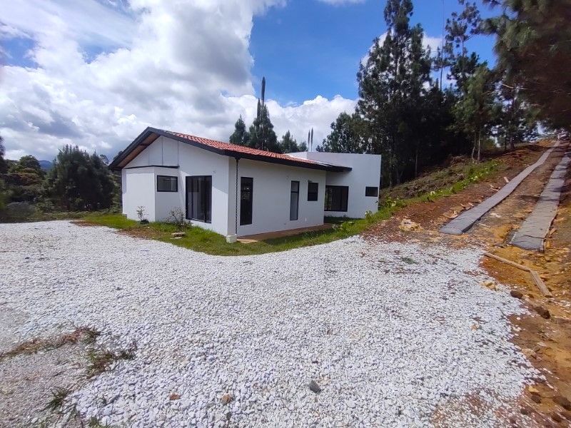 Casa en arriendo Antioquia El Retiro El Retiro 200 m2 Habitaciones 3 Baños 2 Garajes 3 Precio $7500000