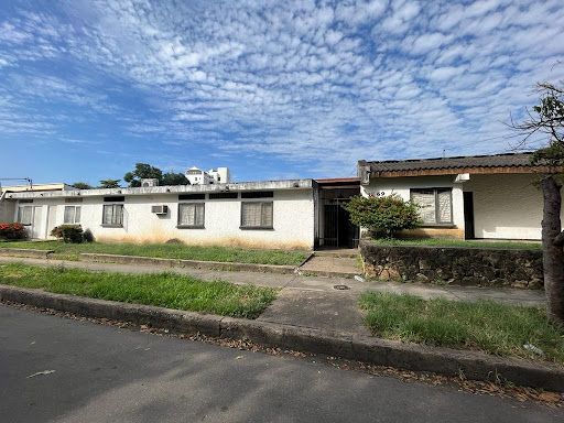 Casa en venta Huila Neiva Quirinal 592 m2 Habitaciones 7 Baños 6 Garajes 5 Precio $1500000000