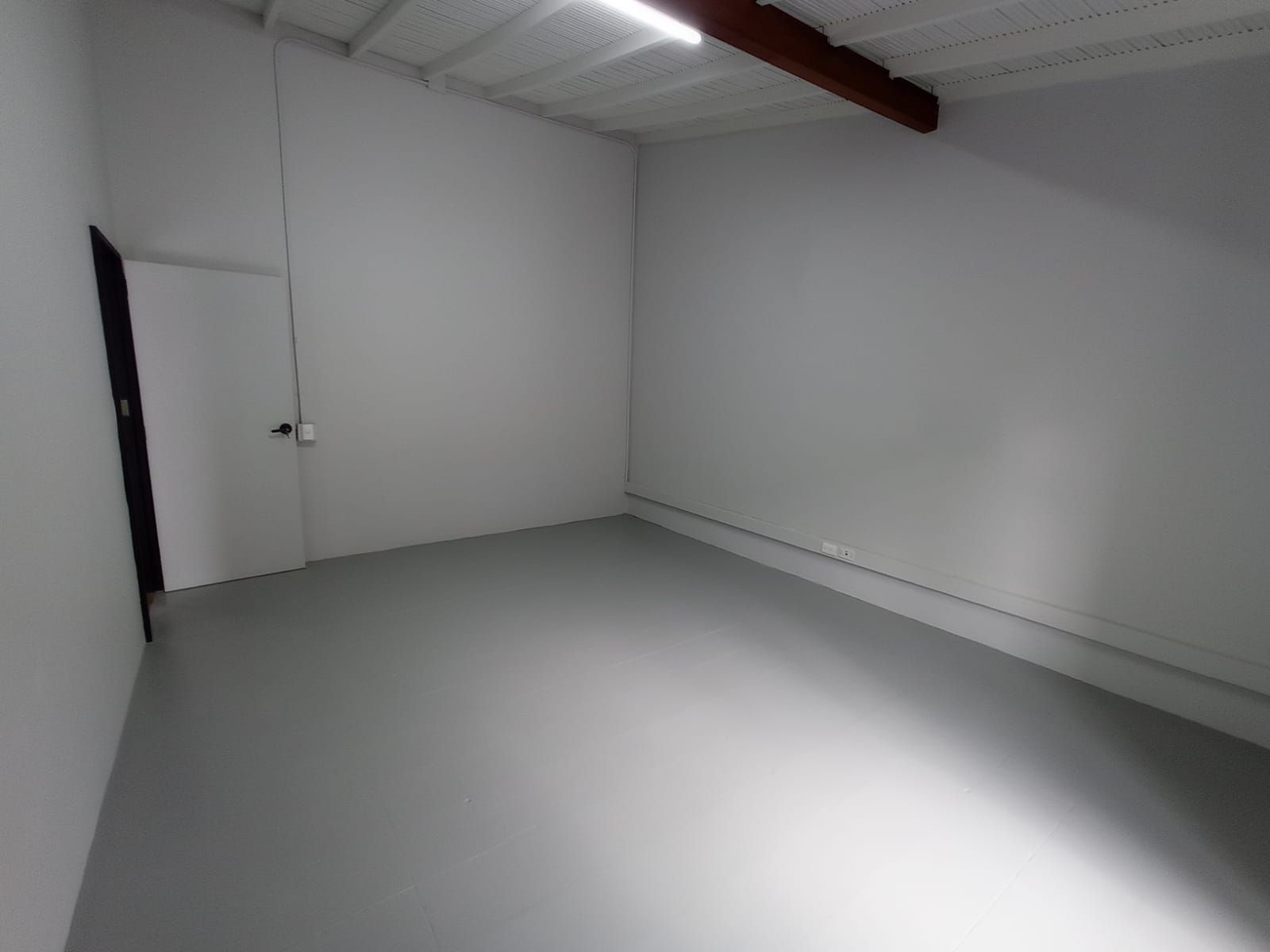 Oficina en arriendo Antioquia La Ceja Centro 10 m2 Habitaciones 0 Baños 2 Garajes 0 Precio $1200000