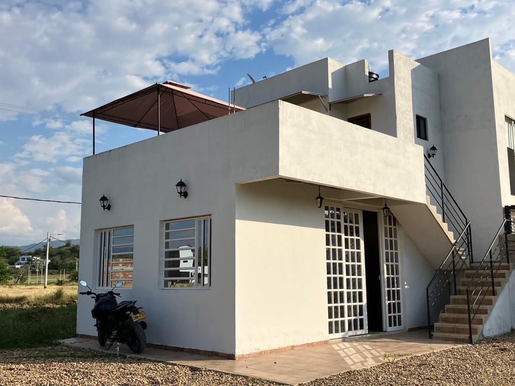 Casa en venta Tolima Carmen De Apicalá Carmen De Apicalá 130 m2 Habitaciones 3 Baños 25 Garajes 4 Precio $200000000