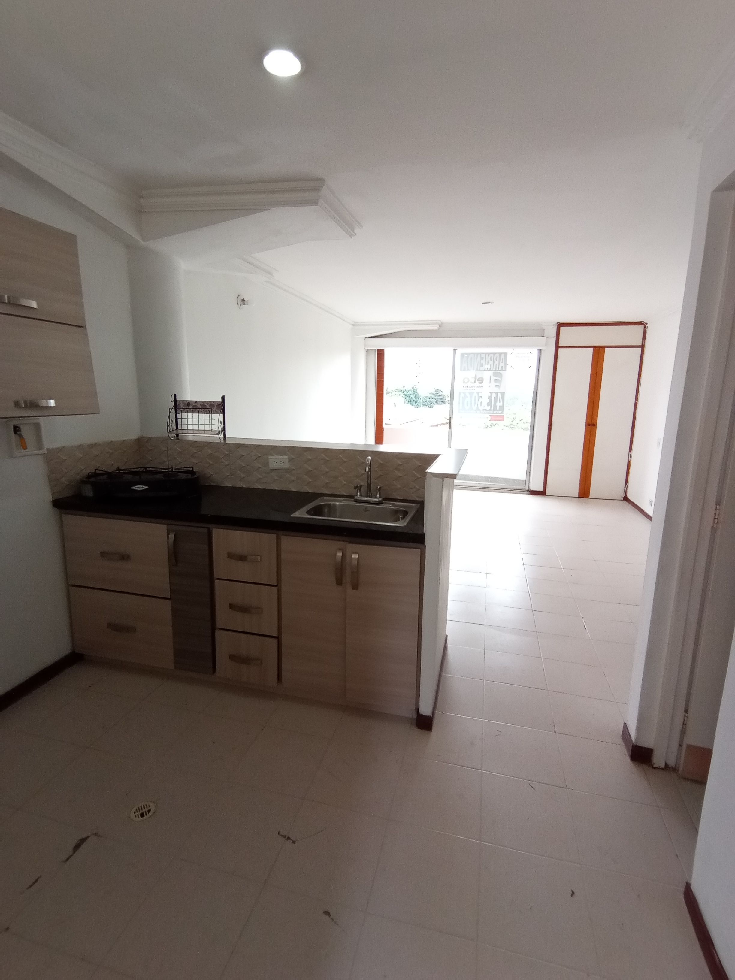 Apartaestudio en arriendo Antioquia Medellín San Javier No1 35 m2 Habitaciones 1 Baños 1 Garajes 0 Precio $1000000