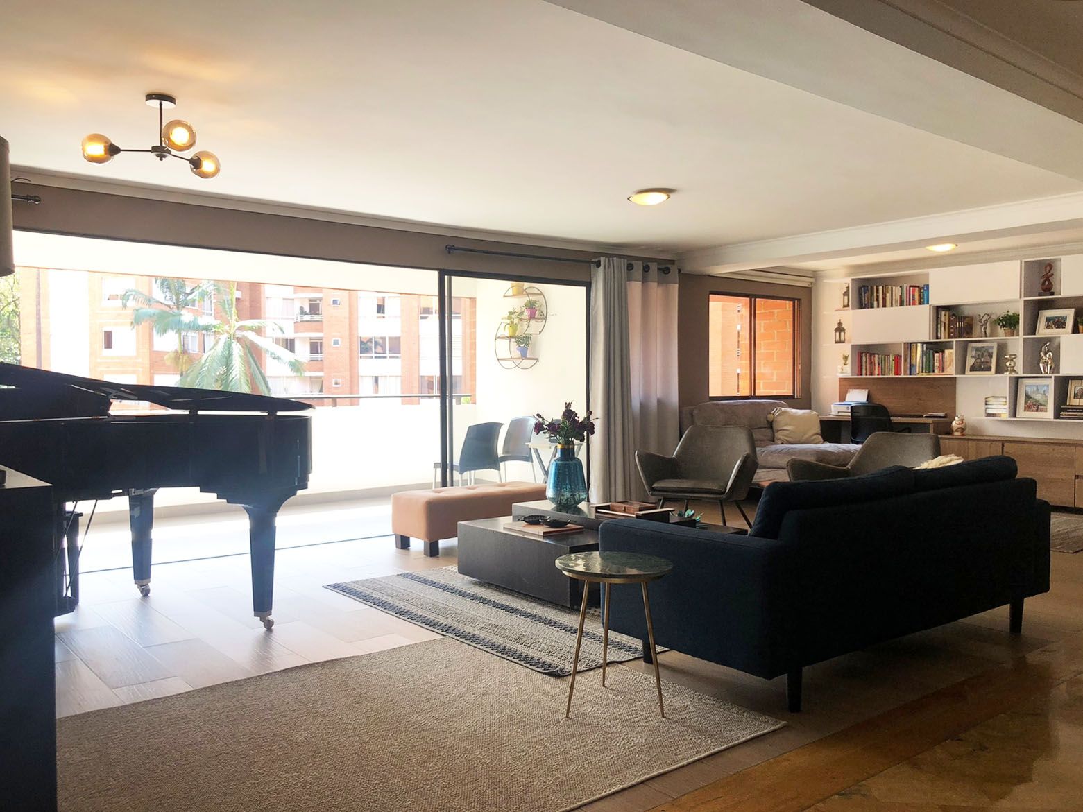 Apartamento en arriendo Antioquia Medellín Patio Bonito 220 m2 Habitaciones 3 Baños 4 Garajes 3 Precio $11200000