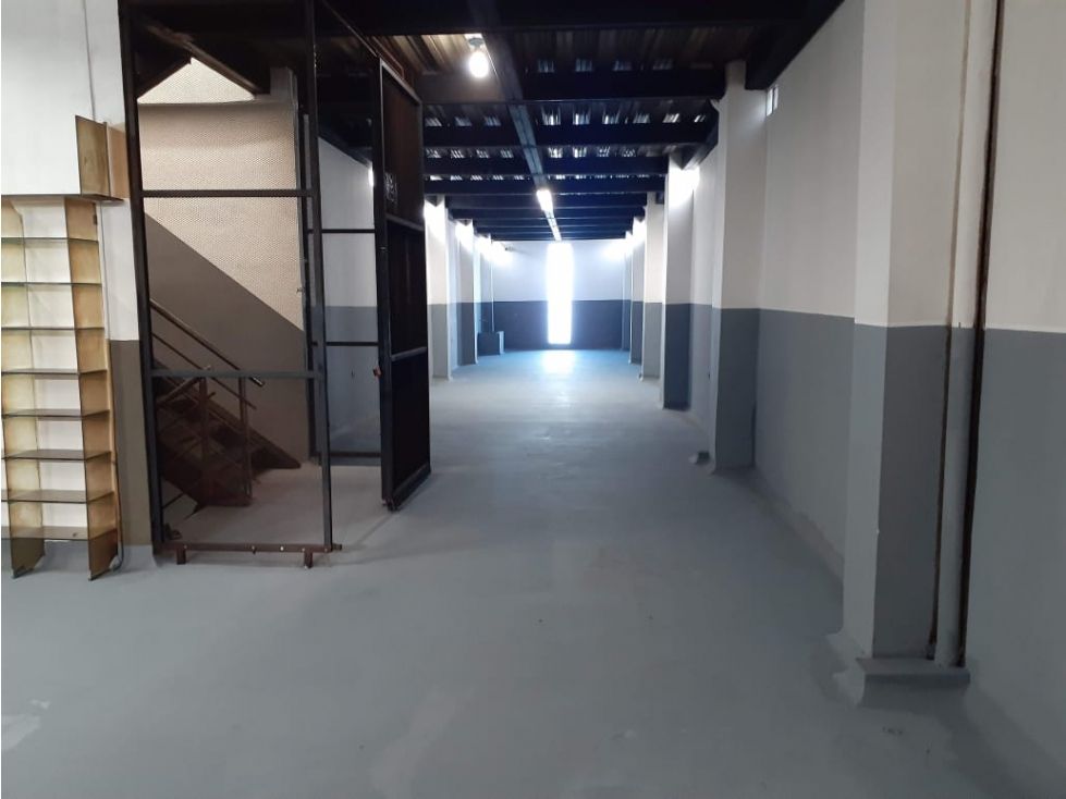 Bodega en venta Antioquia Medellín Trinidad 720 m2 Habitaciones 0 Baños 8 Garajes 1 Precio $2880000000