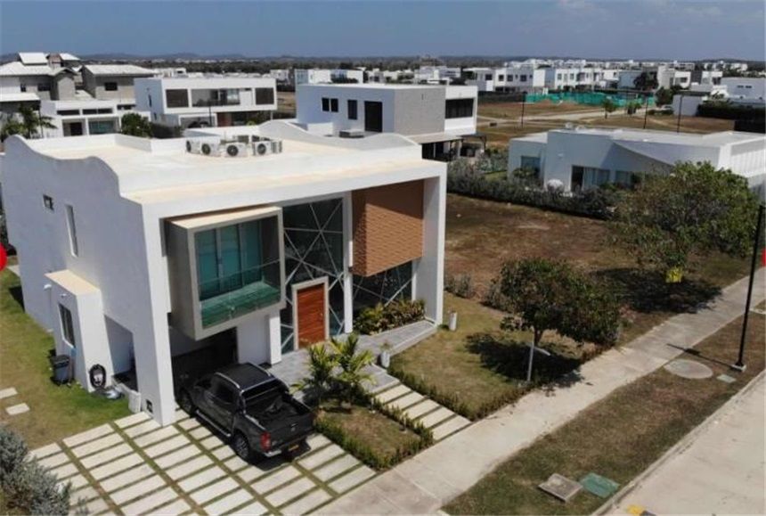 Casa en arriendo o venta Bolívar Cartagena Cartagena 270 m2 Habitaciones 4 Baños 8 Garajes 3 Precio venta $2500000000 Precio arriendo $11500000