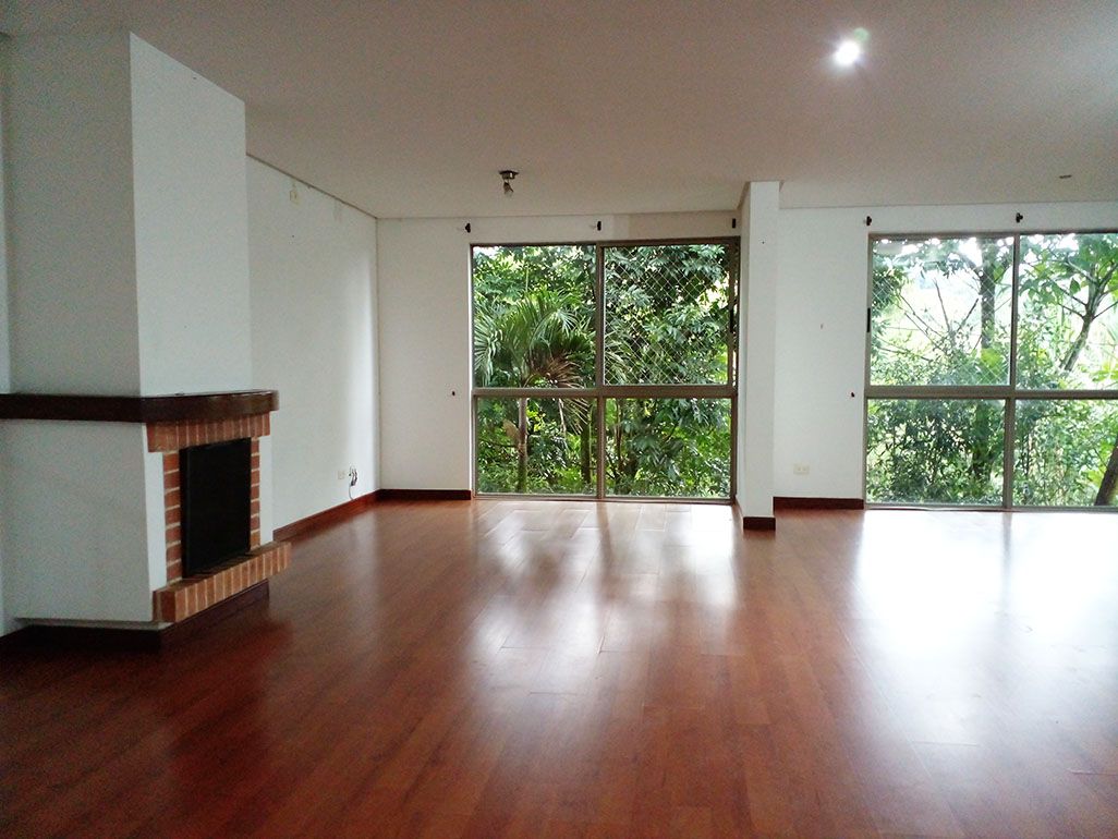 Casa en arriendo Antioquia Envigado Asd 263 m2 Habitaciones 7 Baños 6 Garajes 5 Precio $7800000