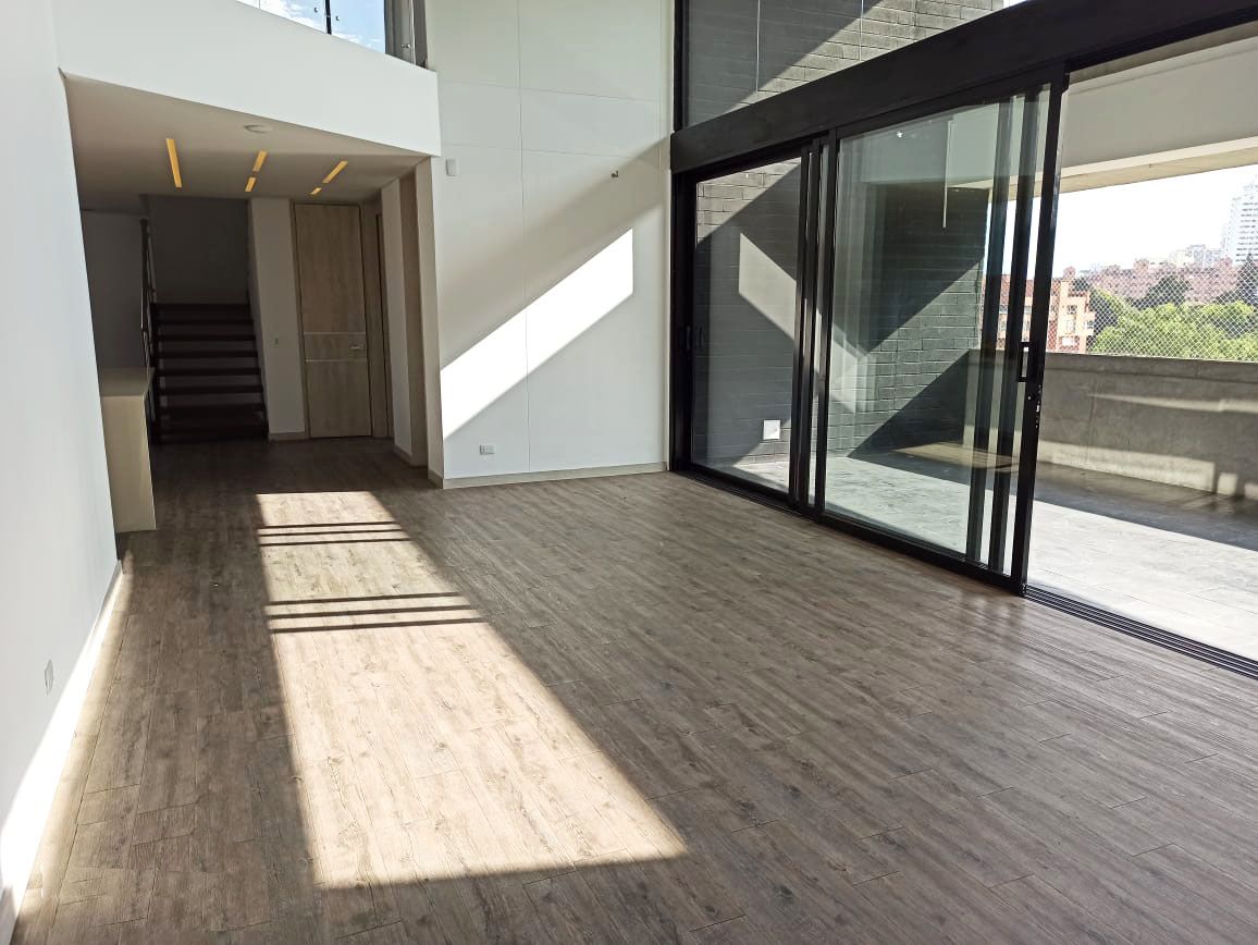 Apartamento en arriendo o venta Antioquia Envigado Alto De Misael 275 m2 Habitaciones 4 Baños 6 Garajes 4 Precio venta $1730000000 Precio arriendo $10700000