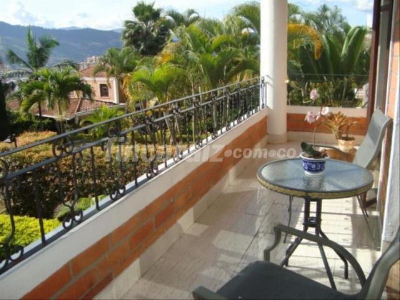 Casa en venta Antioquia Sabaneta Los Alcázares 930 m2 Habitaciones 3 Baños 4 Garajes 2 Precio $1700000000