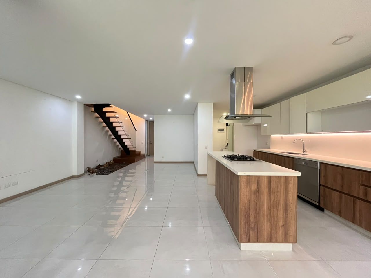 Casa en arriendo Antioquia Envigado El Salado 237 m2 Habitaciones 3 Baños 4 Garajes 5 Precio $15500000