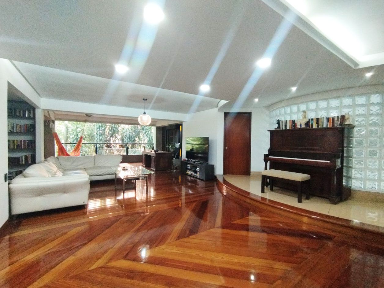 Apartamento en arriendo o venta Antioquia Medellín Las Lomas No1 225 m2 Habitaciones 3 Baños 6 Garajes 3 Precio venta $1400000000 Precio arriendo $8500000