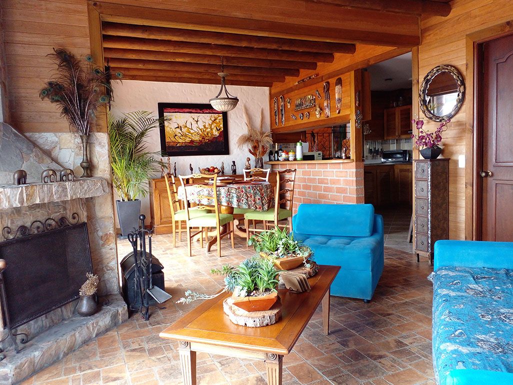 Casa en arriendo Antioquia Envigado La Mesa 240 m2 Habitaciones 4 Baños 6 Garajes 12 Precio $12200000