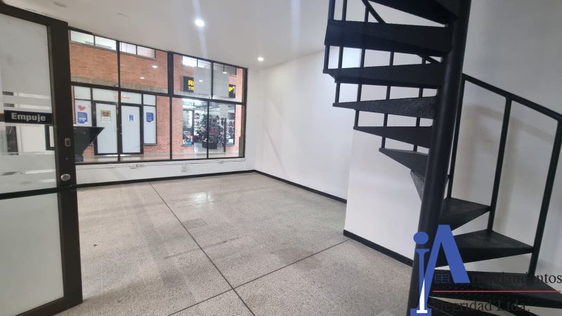 Local en arriendo o venta Antioquia Medellín Caribe 55 m2 Habitaciones 0 Baños 1 Garajes 0 Precio venta $490000000 Precio arriendo $4300000