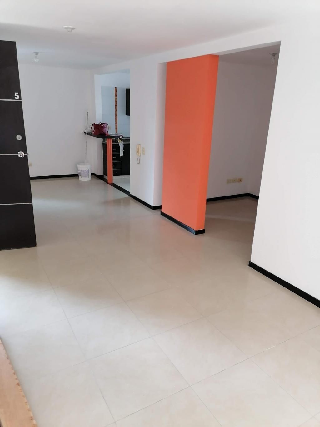 Apartamento en arriendo Valle Del Cauca Cali La Hacienda 84 m2 Habitaciones 3 Baños 2 Garajes 2 Precio $2885000