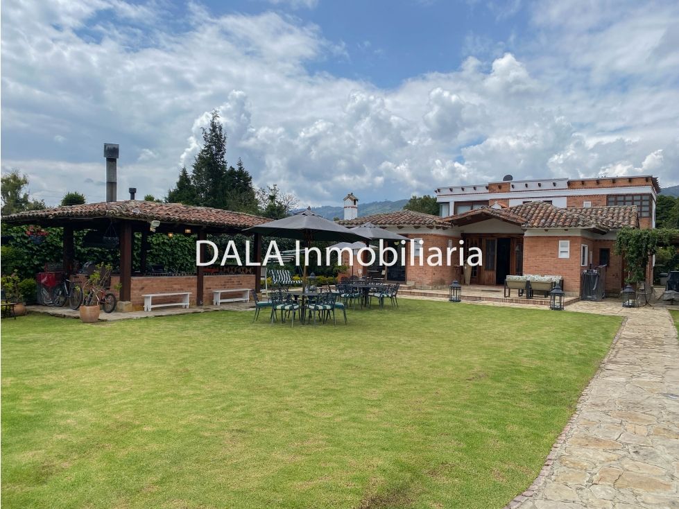 Casa en venta Cundinamarca Chía Vereda La Balsa 336 m2 Habitaciones 3 Baños 8 Garajes 8 Precio $1899800000