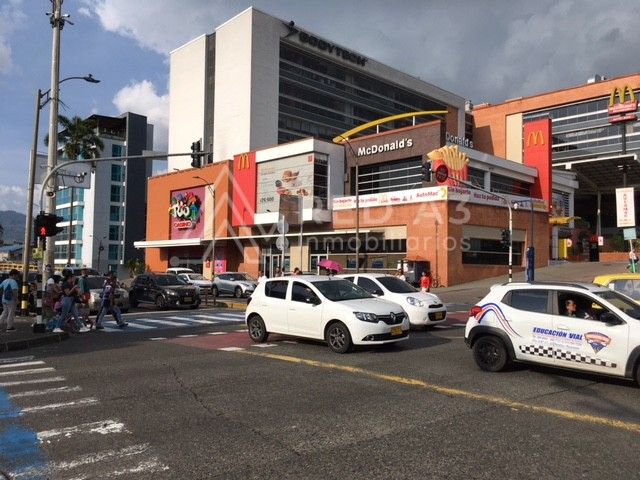 Oficina en arriendo Risaralda Pereira San Jose Sur 210 m2 Habitaciones 0 Baños 4 Garajes 2 Precio $16321068