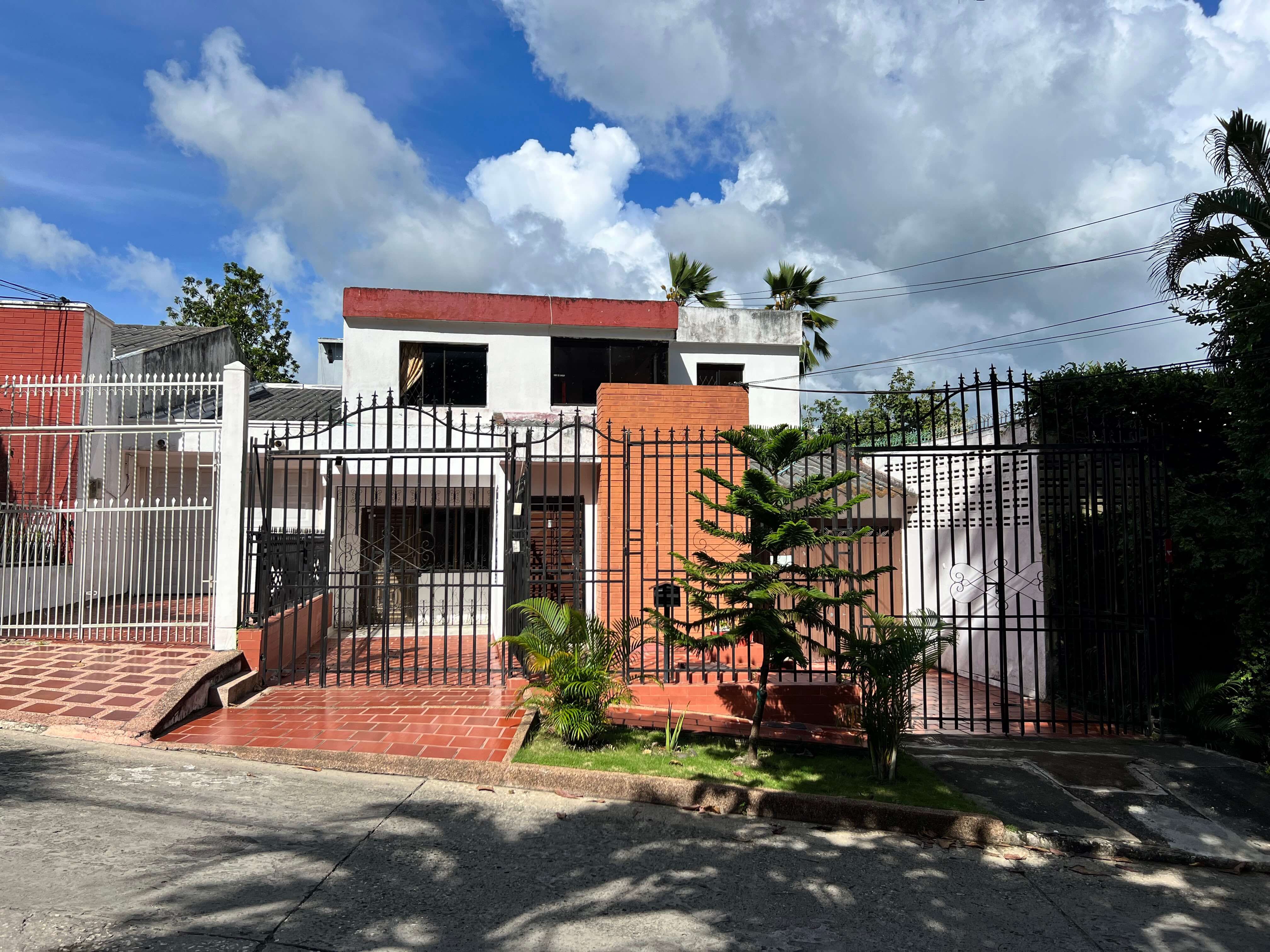 Casa en venta Sucre Sincelejo Las Margaritas - Caja Agraria 285 m2 Habitaciones 7 Baños 15 Garajes 3 Precio $480000000