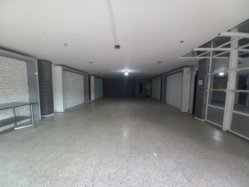Local en arriendo Antioquia Medellín Tenche 120 m2 Habitaciones 0 Baños 10 Garajes 1 Precio $8000000
