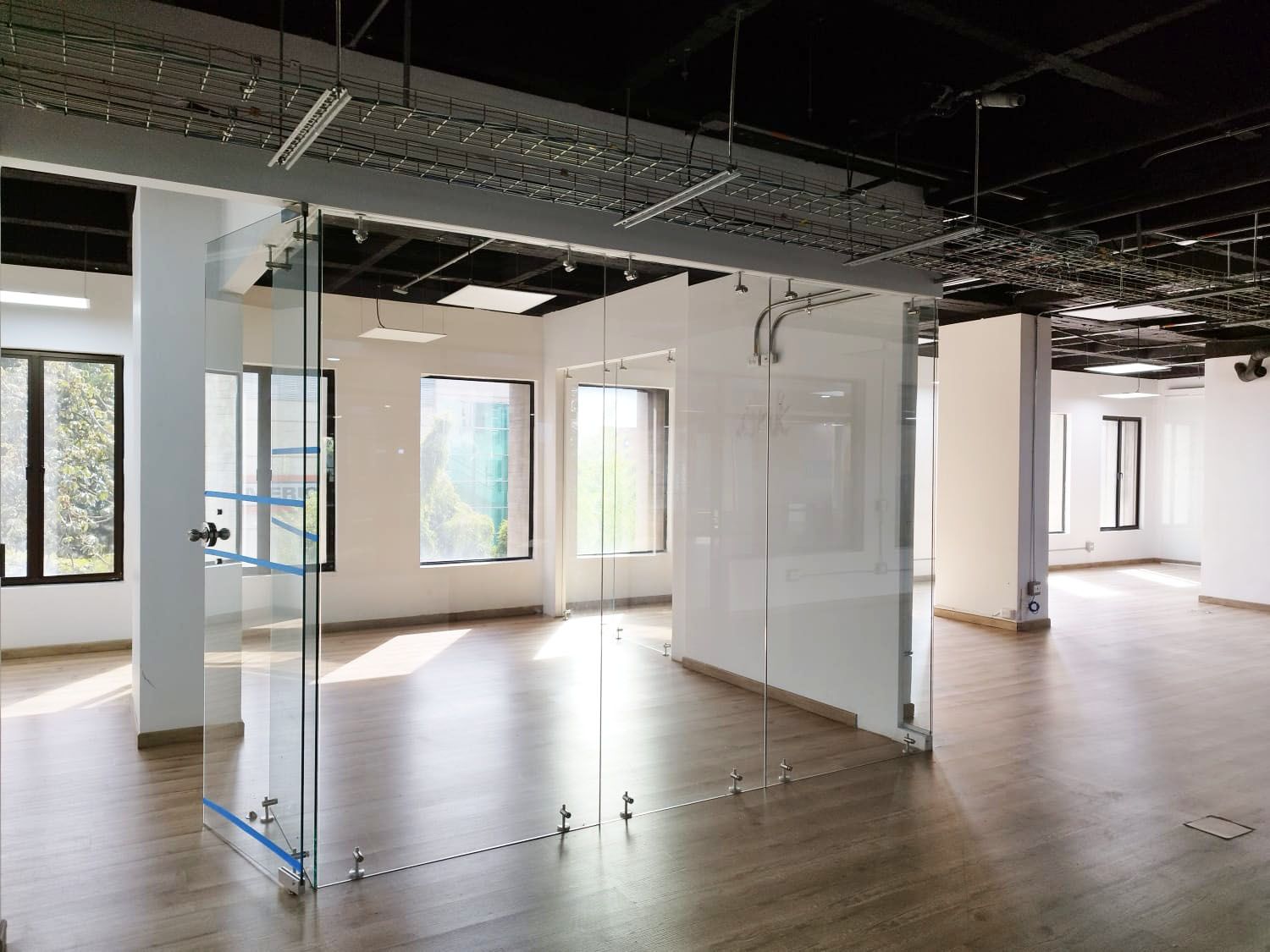 Oficina en arriendo Antioquia Medellín La Aguacatala 195 m2 Habitaciones 0 Baños 10 Garajes 4 Precio $17400000