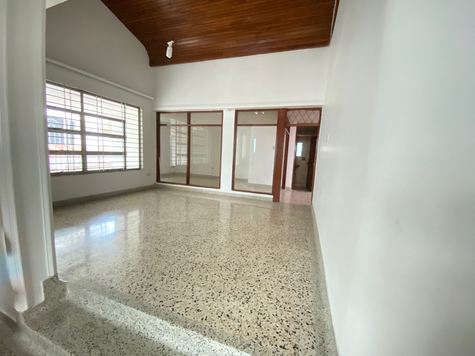 Casa en venta Sucre Sincelejo Puerta Roja 200 m2 Habitaciones 3 Baños 4 Garajes 2 Precio $500000000