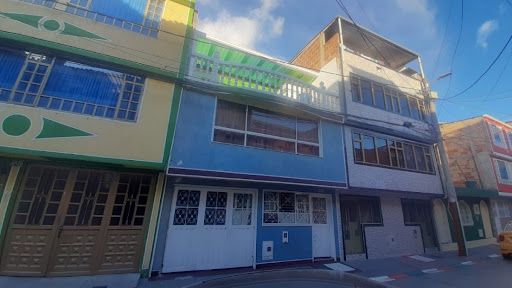 Casa en venta Cundinamarca Bogotá Escocia 217 m2 Habitaciones 6 Baños 3 Garajes 1 Precio $350000000