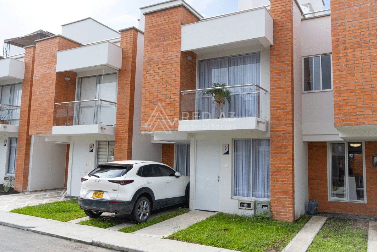 Casa en venta Risaralda Pereira Pereira 89 m2 Habitaciones 3 Baños 4 Garajes 2 Precio $418200000