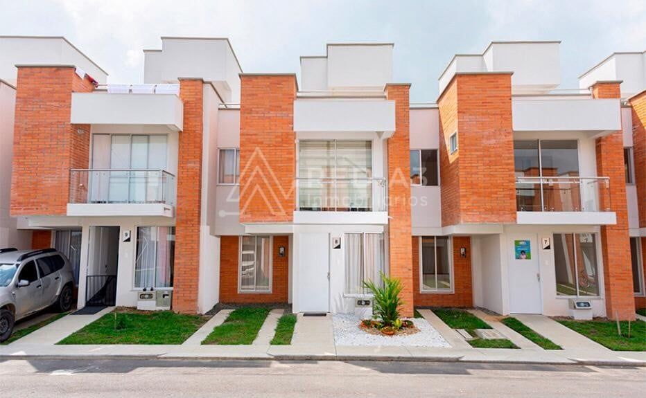 Casa en venta Risaralda Pereira Pereira 89 m2 Habitaciones 3 Baños 4 Garajes 2 Precio $418200000