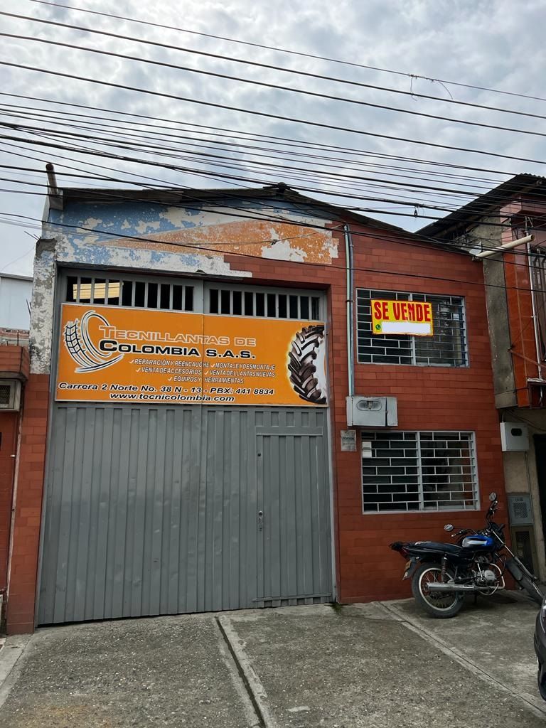 Bodega en arriendo Valle Del Cauca Cali Bolivariano 262 m2 Habitaciones 0 Baños 2 Garajes 3 Precio $4800000