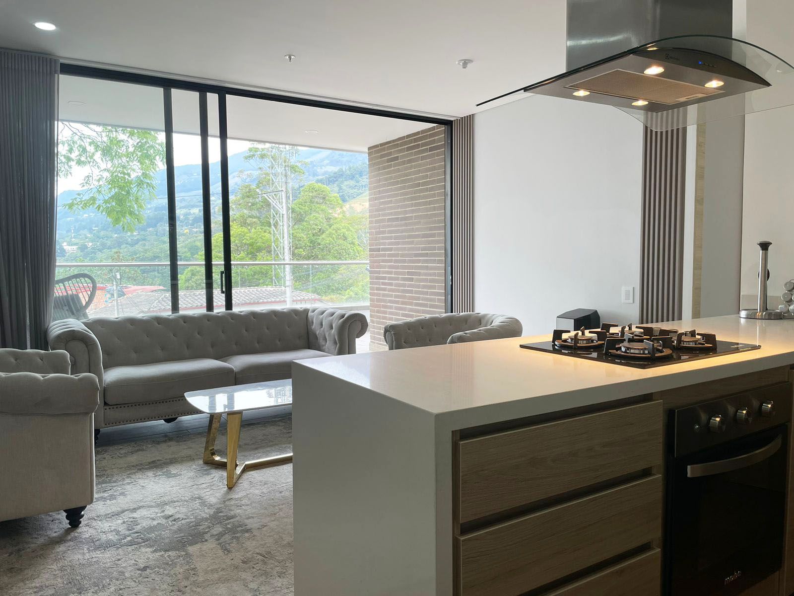 Apartamento en arriendo o venta Antioquia Envigado Otros 96 m2 Habitaciones 2 Baños 2 Garajes 2 Precio venta $870000000 Precio arriendo $7700000