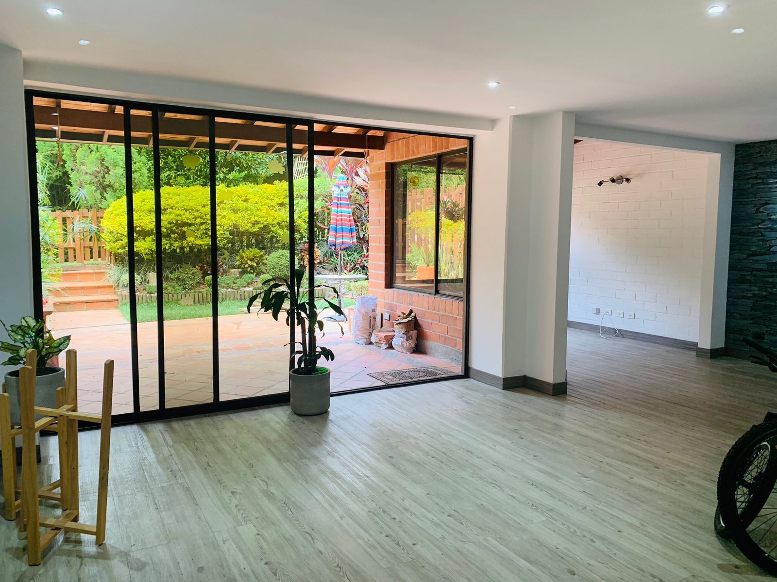 Casa en arriendo Antioquia Envigado Cumbres 178 m2 Habitaciones 3 Baños 6 Garajes 3 Precio $6900000