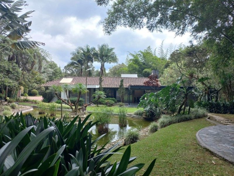 Finca en venta Antioquia Rionegro El Porvenir 576 m2 Habitaciones 5 Baños 8 Garajes 3 Precio $3700000000