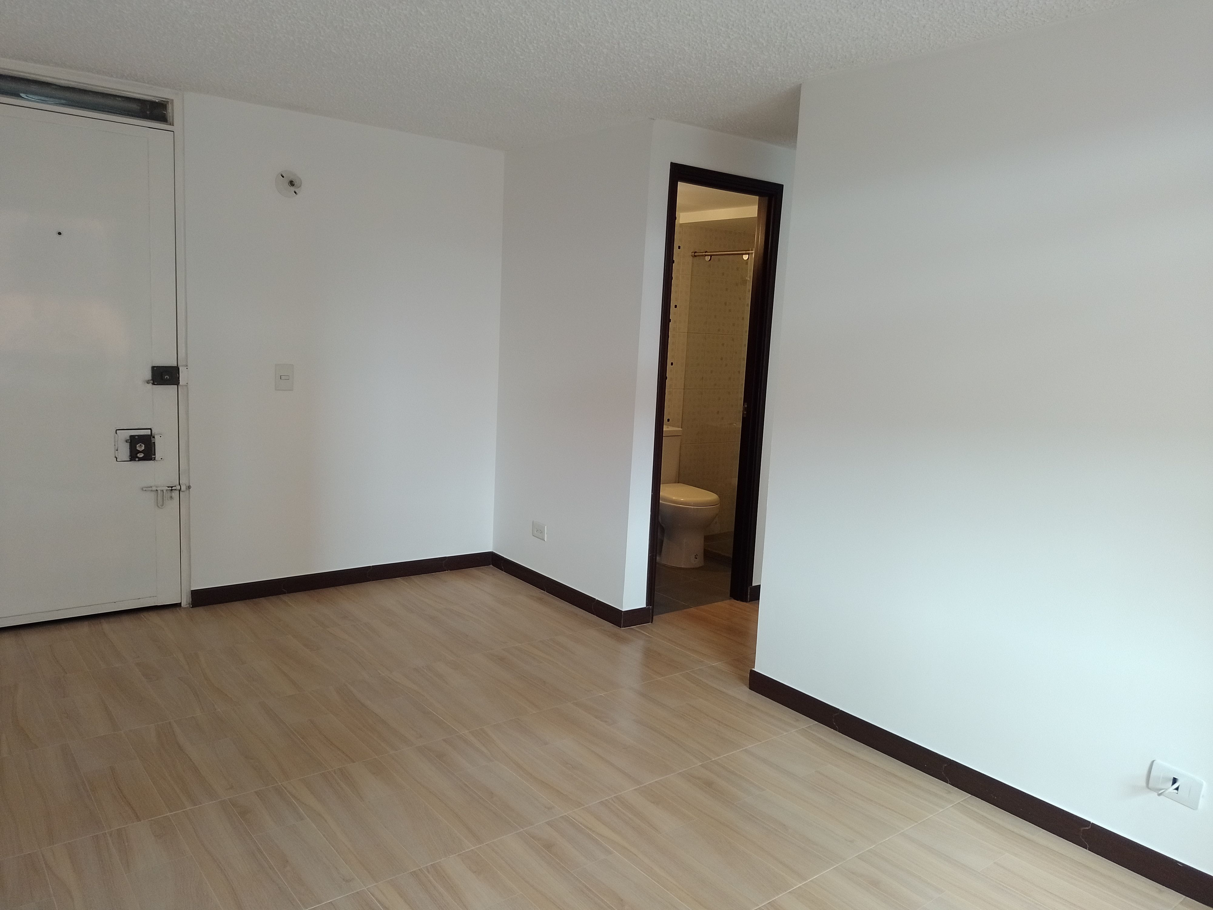 Apartamento en arriendo Cundinamarca Bogotá El Ensueño 50 m2 Habitaciones 3 Baños 1 Garajes 6 Precio $1200000