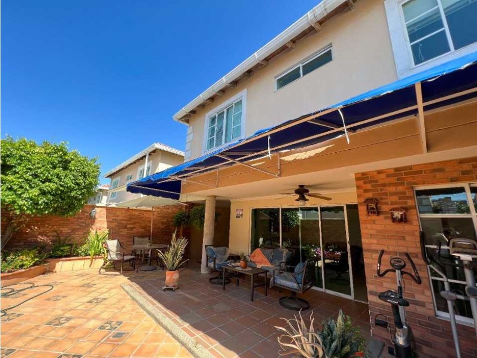 Casa en venta Atlántico Barranquilla Cr Quintas De La Castellana 327 m2 Habitaciones 3 Baños 4 Garajes 3 Precio $1300000000