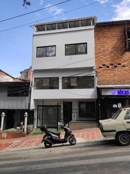Edificio en venta Antioquia Medellín La Gloria 360 m2 Habitaciones 4 Baños 6 Garajes 1 Precio $850000000
