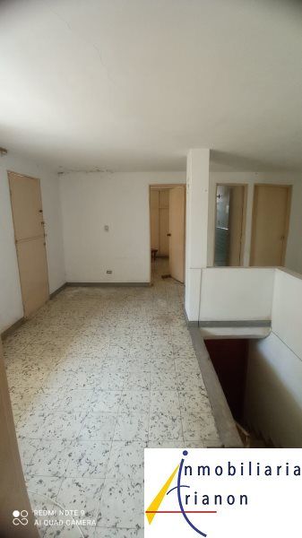 Casa en venta Antioquia Medellín Rosales 260 m2 Habitaciones 7 Baños 3 Garajes 2 Precio $1200000000